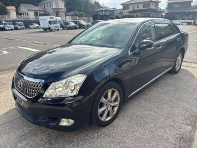 Toyota CROWN  с аукциона в Японии