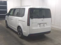 Honda STEP WAGON лот № 7051 оценка 4.5  с аукциона в Японии 1