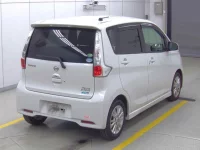 Nissan DAYZ лот № 3066 оценка 3.5  с аукциона в Японии 3