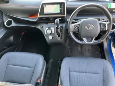 Toyota SIENTA  с аукциона в Японии