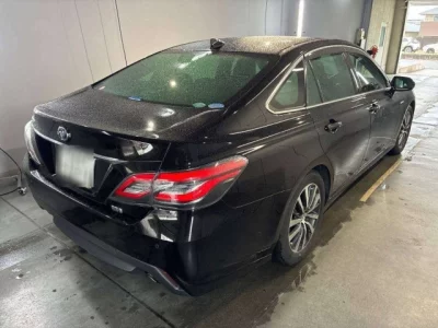 Toyota CROWN  с аукциона в Японии