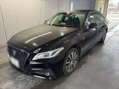 Toyota CROWN  с аукциона в Японии