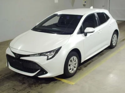 Toyota COROLLA SPORT  с аукциона в Японии