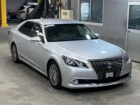 Toyota CROWN лот № 526 оценка R  с аукциона в Японии 3
