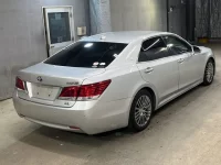 Toyota CROWN лот № 526 оценка R  с аукциона в Японии 4