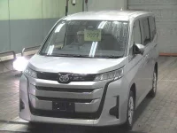 Toyota NOAH лот № 2029 оценка 4  с аукциона в Японии 2