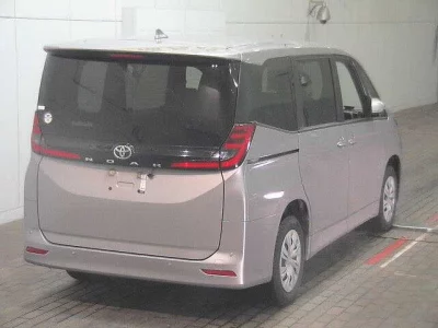 Toyota NOAH  с аукциона в Японии
