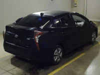 Toyota PRIUS лот № 6097 оценка R  с аукциона в Японии 1