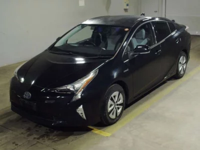 Toyota PRIUS  с аукциона в Японии