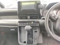 Toyota NOAH лот № 2040 оценка 4  с аукциона в Японии 4