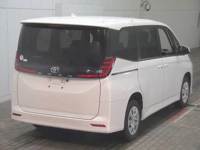 Toyota NOAH  с аукциона в Японии
