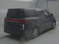 Nissan ELGRAND лот № 77120 оценка 3.5  с аукциона в Японии 1