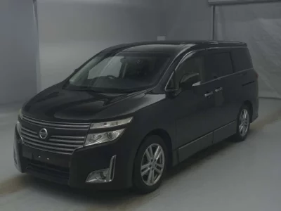 Nissan ELGRAND  с аукциона в Японии