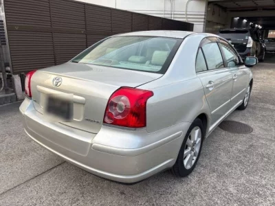 Toyota AVENSIS SEDAN