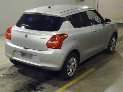 Suzuki SWIFT  с аукциона в Японии