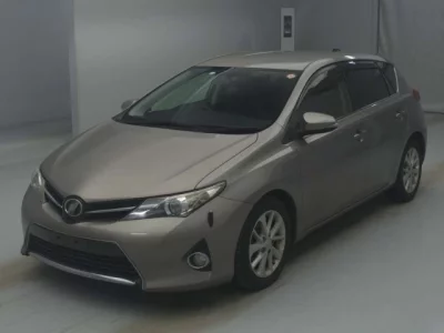 Toyota AURIS  с аукциона в Японии