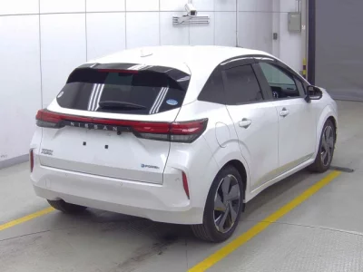 Nissan AURA  с аукциона в Японии