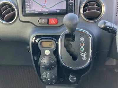 Toyota PORTE  с аукциона в Японии