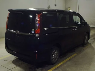 Toyota ESQUIRE  с аукциона в Японии