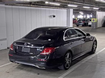 Mercedes-Benz E CLASS  с аукциона в Японии
