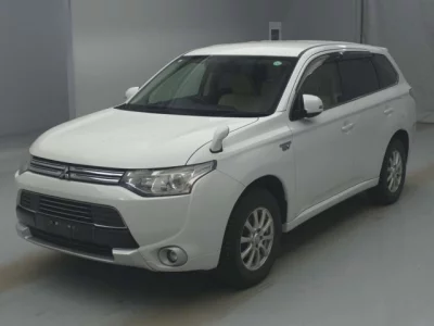 Mitsubishi OUTLANDER PHEV  с аукциона в Японии