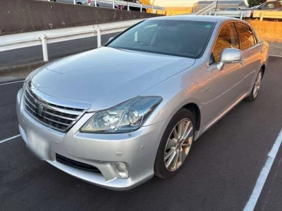 Toyota CROWN  с аукциона в Японии