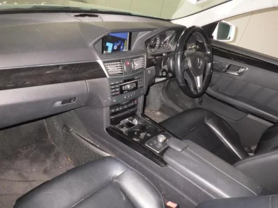 Mercedes-Benz E CLASS  с аукциона в Японии
