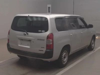 Toyota SUCCEED  с аукциона в Японии