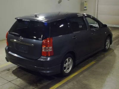Toyota WISH  с аукциона в Японии