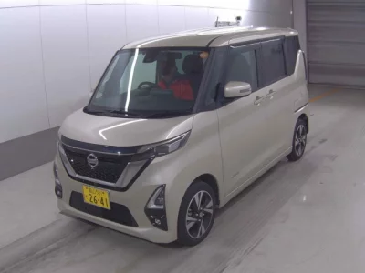 Nissan ROOX  с аукциона в Японии