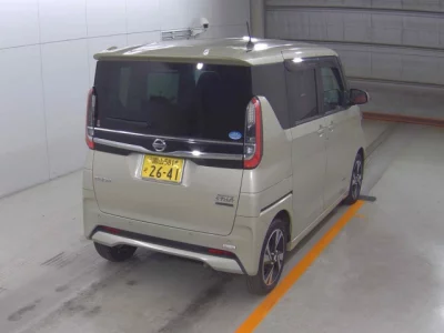 Nissan ROOX  с аукциона в Японии