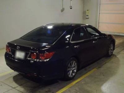 Toyota CROWN  с аукциона в Японии