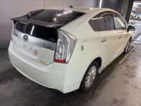 Toyota PRIUS PHV лот № 50115 оценка 3.5  с аукциона в Японии 1