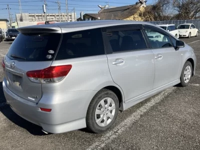 Toyota WISH  с аукциона в Японии