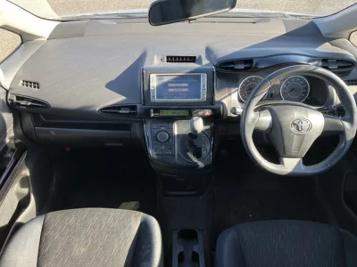 Toyota WISH  с аукциона в Японии