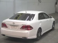 Toyota CROWN лот № 2120 оценка 4  с аукциона в Японии 3