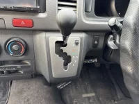 Toyota HIACE VAN лот № 2206 оценка 0  с аукциона в Японии 5