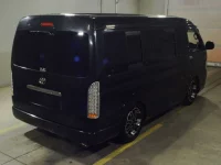 Toyota HIACE лот № 32 оценка R  с аукциона в Японии 1