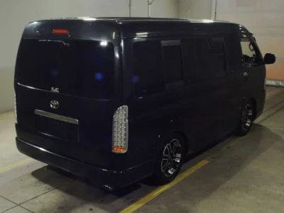 Toyota HIACE  с аукциона в Японии