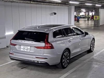 Volvo V60  с аукциона в Японии