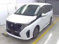 Nissan SERENA лот № 44 оценка 4.5  с аукциона в Японии 2