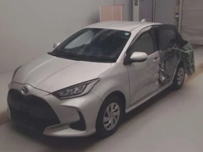 Toyota YARIS  с аукциона в Японии