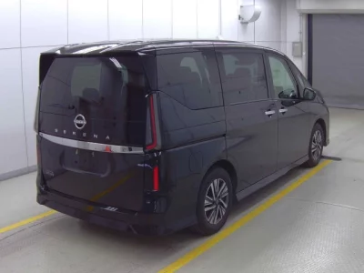 Nissan SERENA  с аукциона в Японии