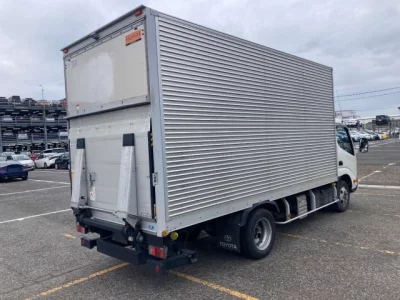 Toyota DYNA  с аукциона в Японии