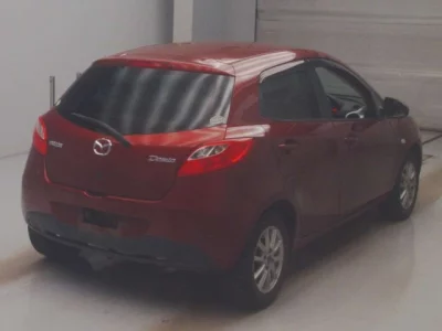 Mazda DEMIO  с аукциона в Японии