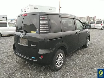 Toyota SIENTA  с аукциона в Японии