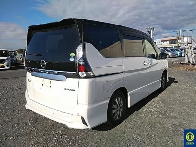 Nissan SERENA  с аукциона в Японии