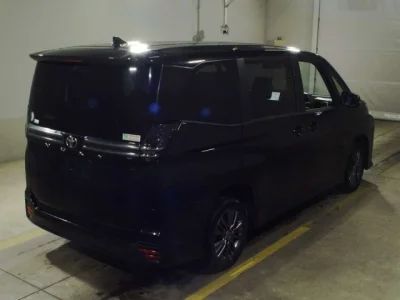 Toyota VOXY  с аукциона в Японии