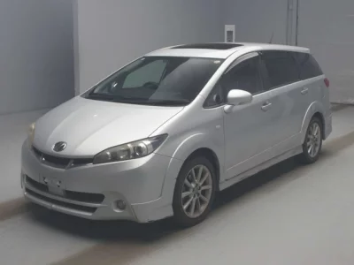 Toyota WISH  с аукциона в Японии