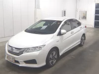 Honda GRACE лот № 3030 оценка 4  с аукциона в Японии 3